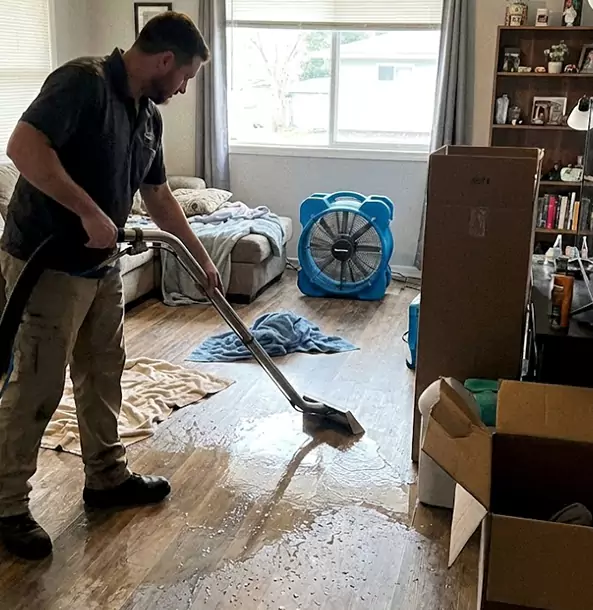 Why Lindale Chooses Lindale Restoration Pro for Water and Mold Restoration?